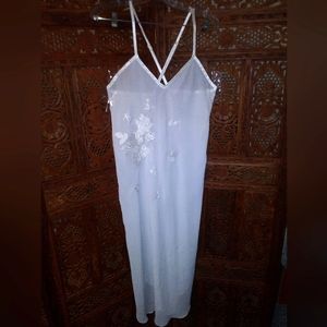 VICTORIA'S SECRET COLLECTION Vintage WHITE NIGHT GOWN